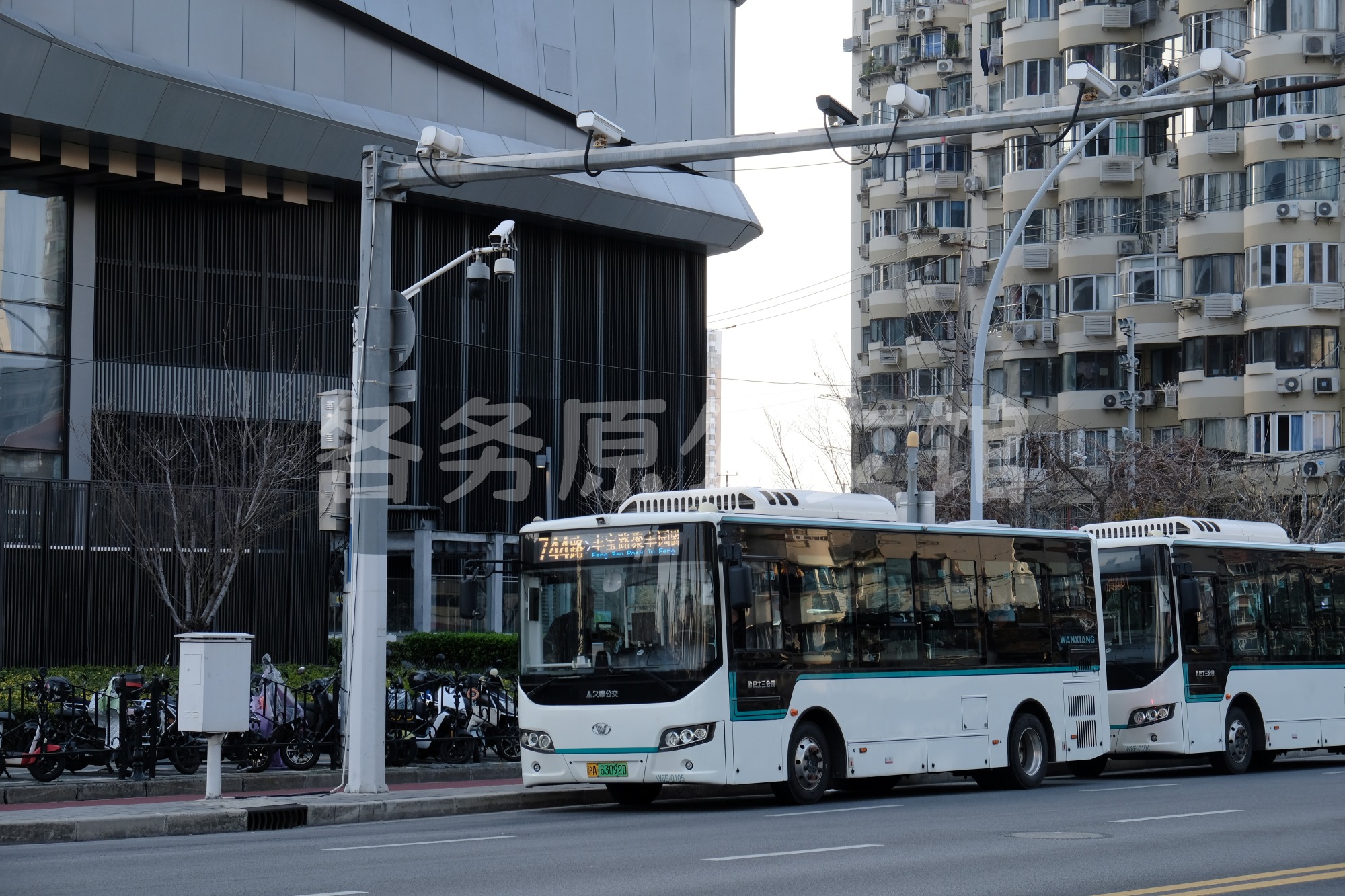 久事公交 - SXC6810GBEVR