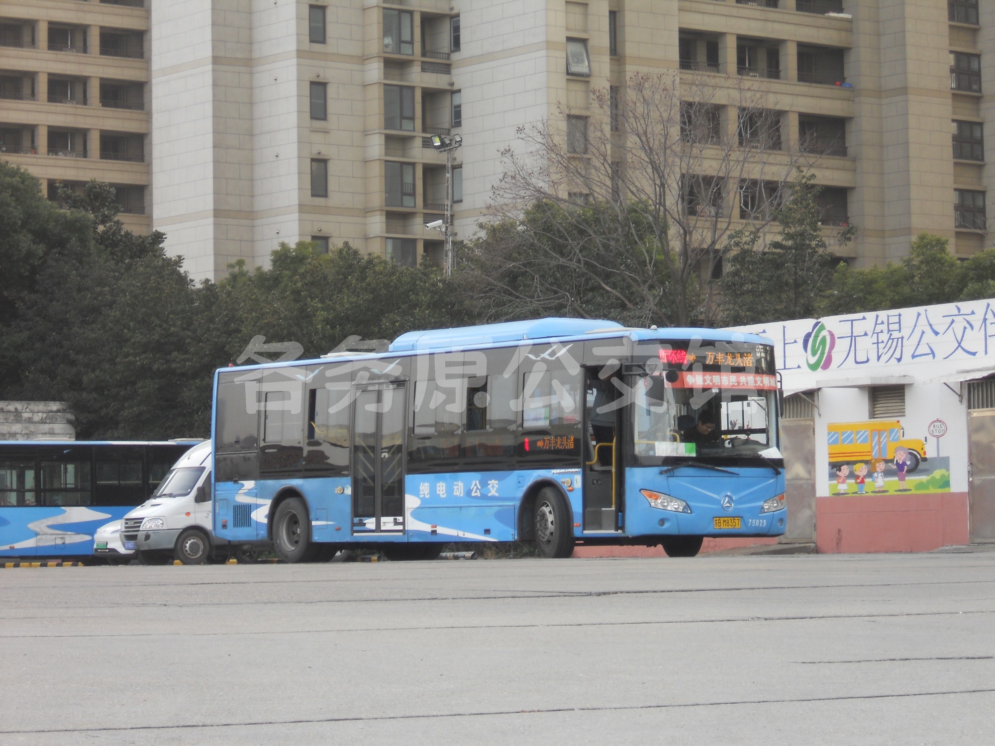 无锡公交 - YS6104GBEV