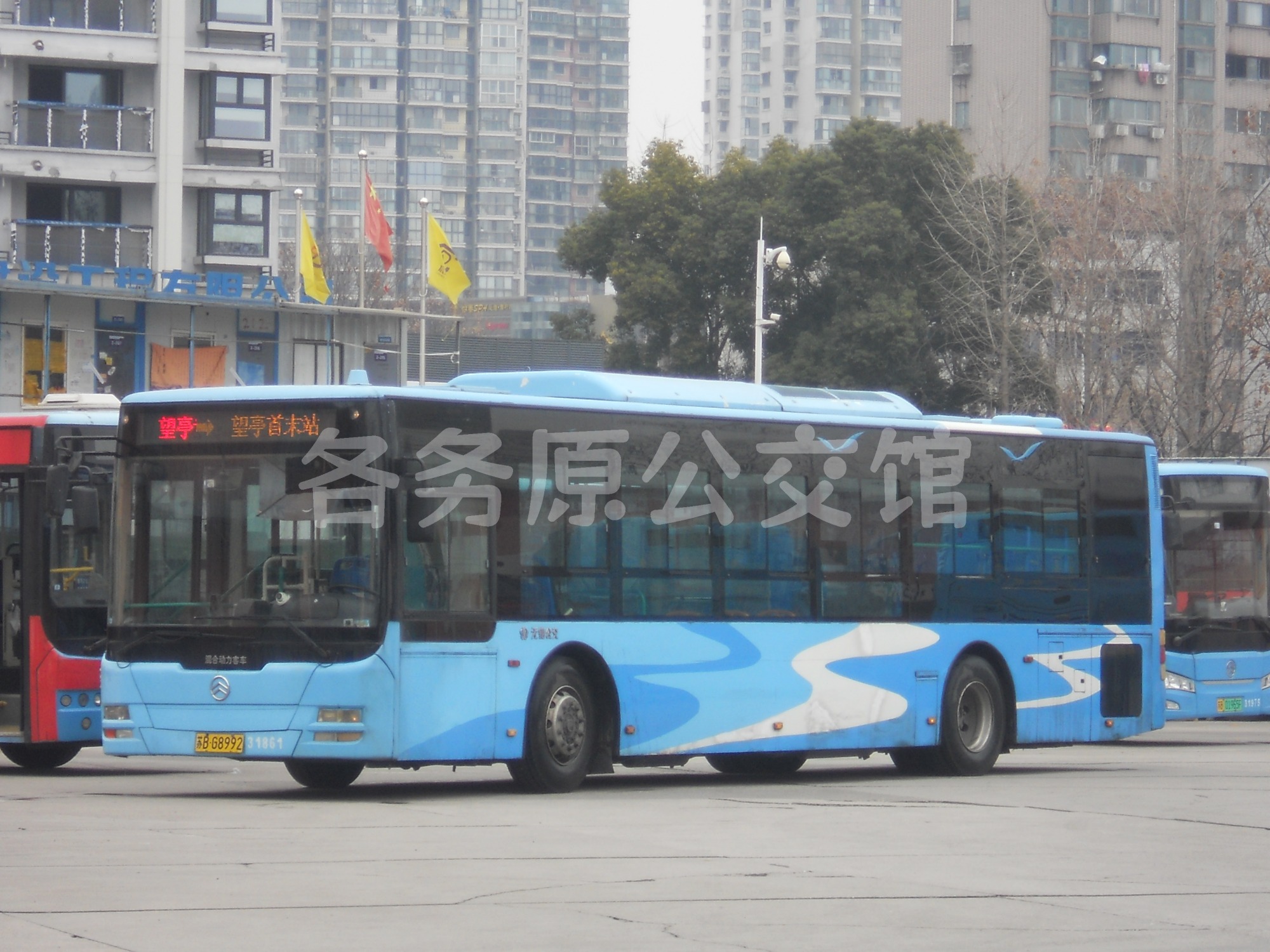 无锡公交 - XML6125JHEVA5C1