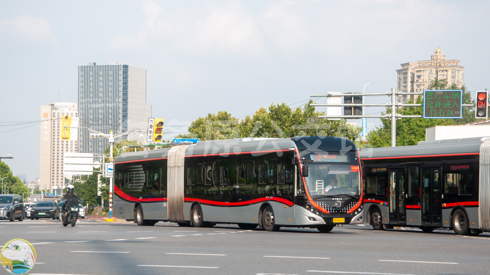 久事公交 - ZK5180A