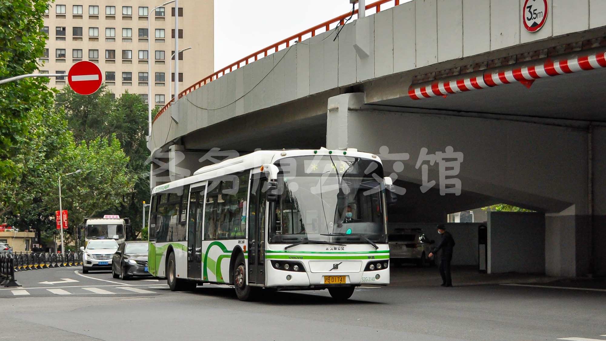 久事公交 - SWB6120V4LE