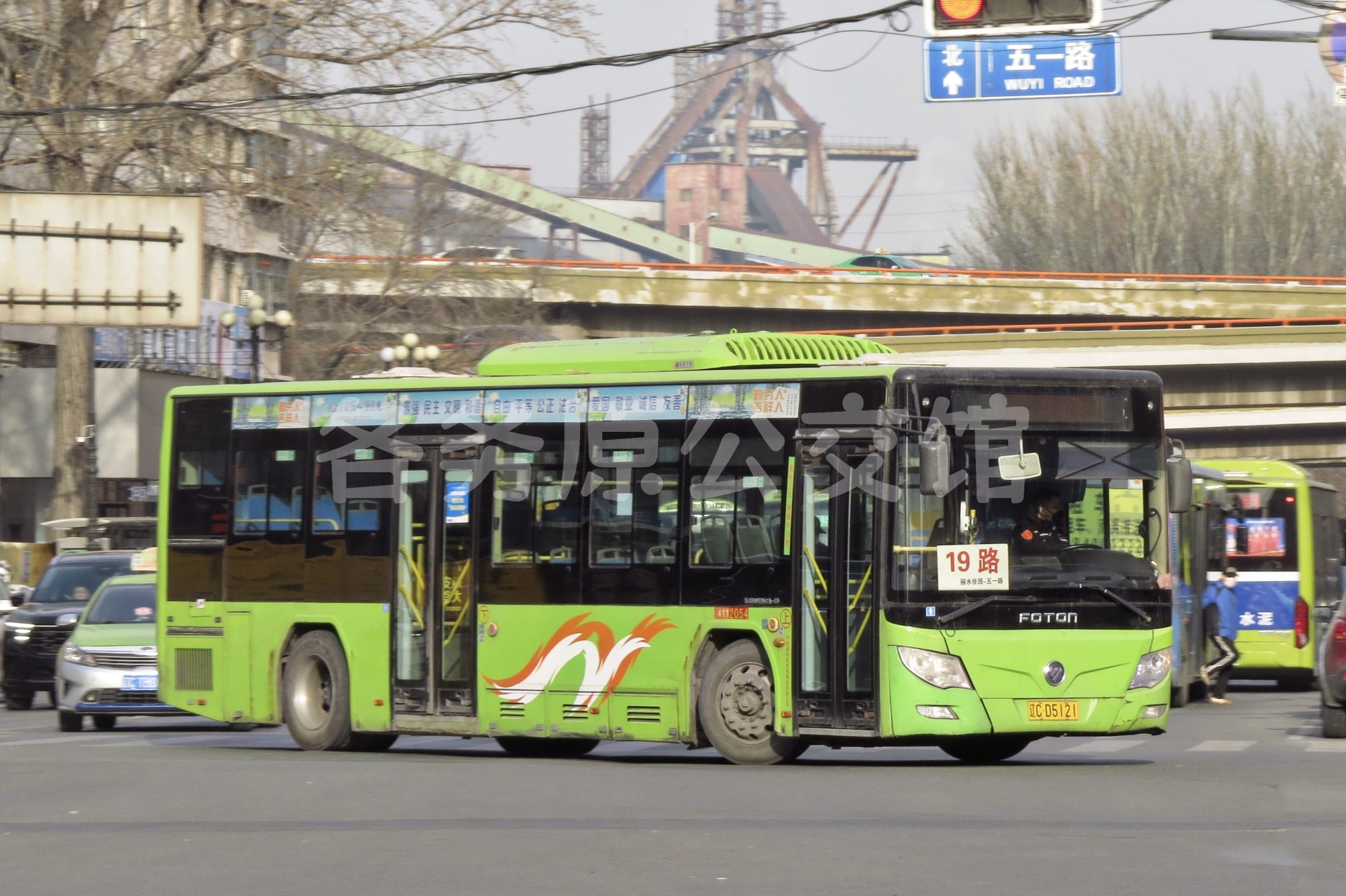 112054