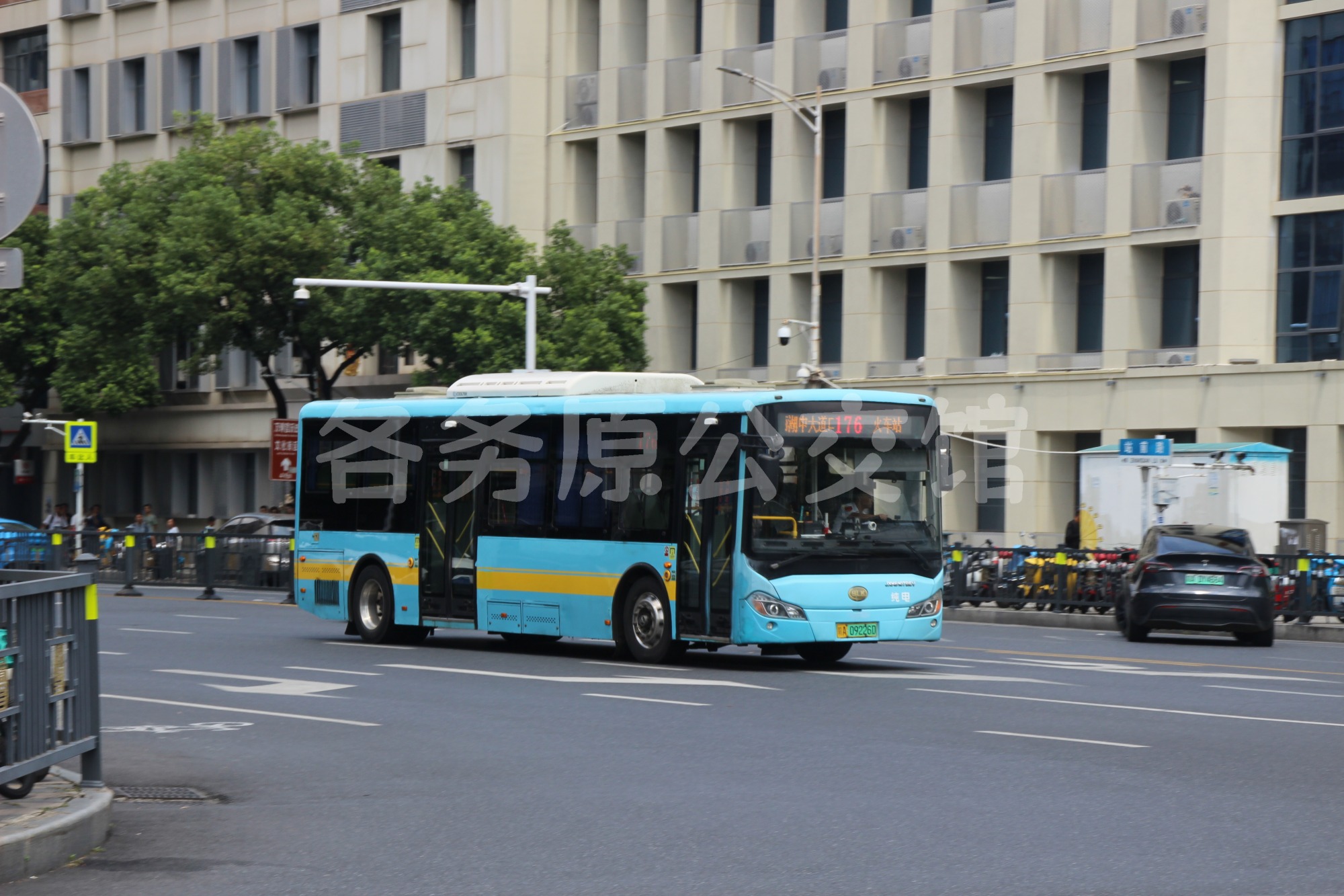 JXK6107BEV图片