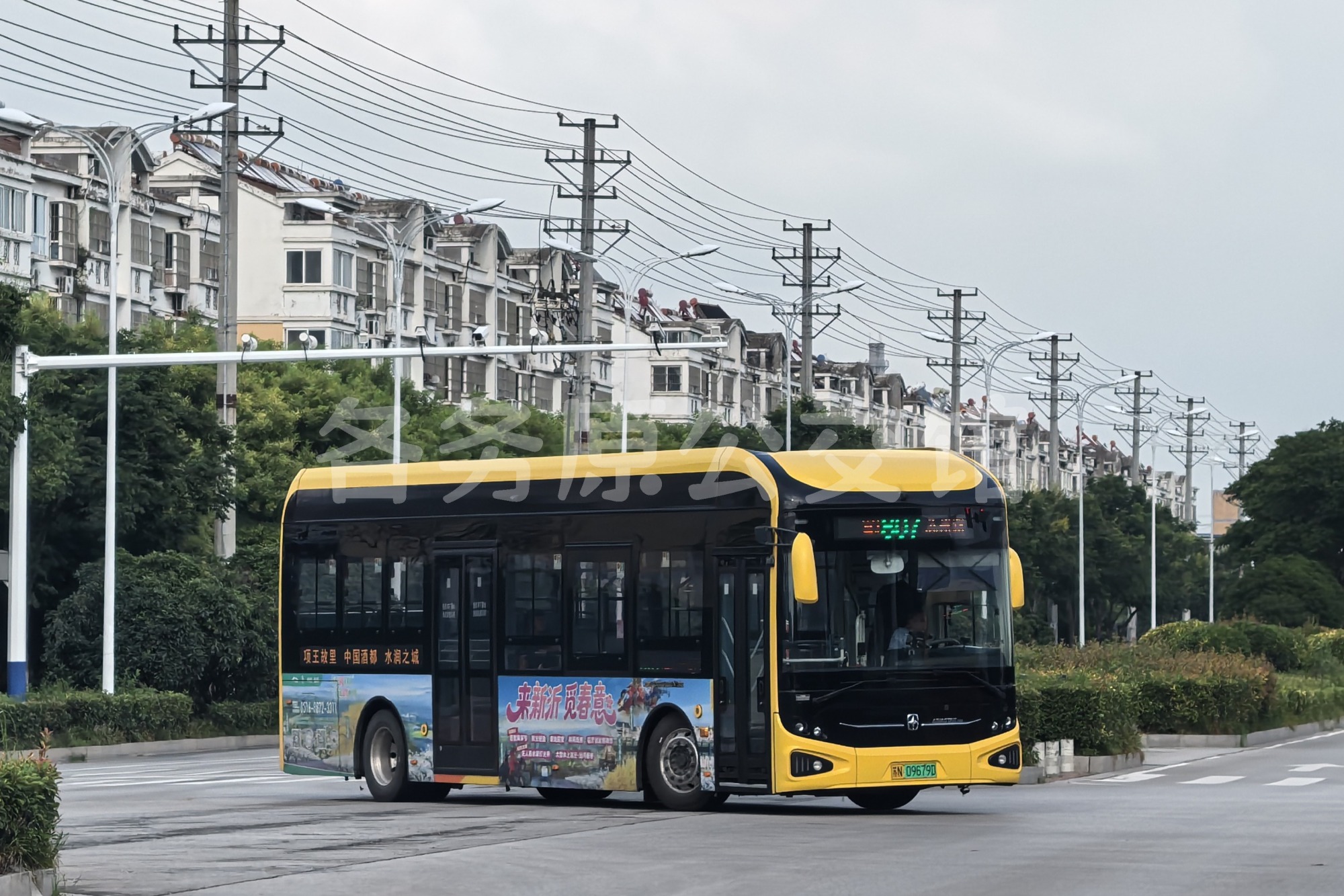 JS6108GHBEV38图片