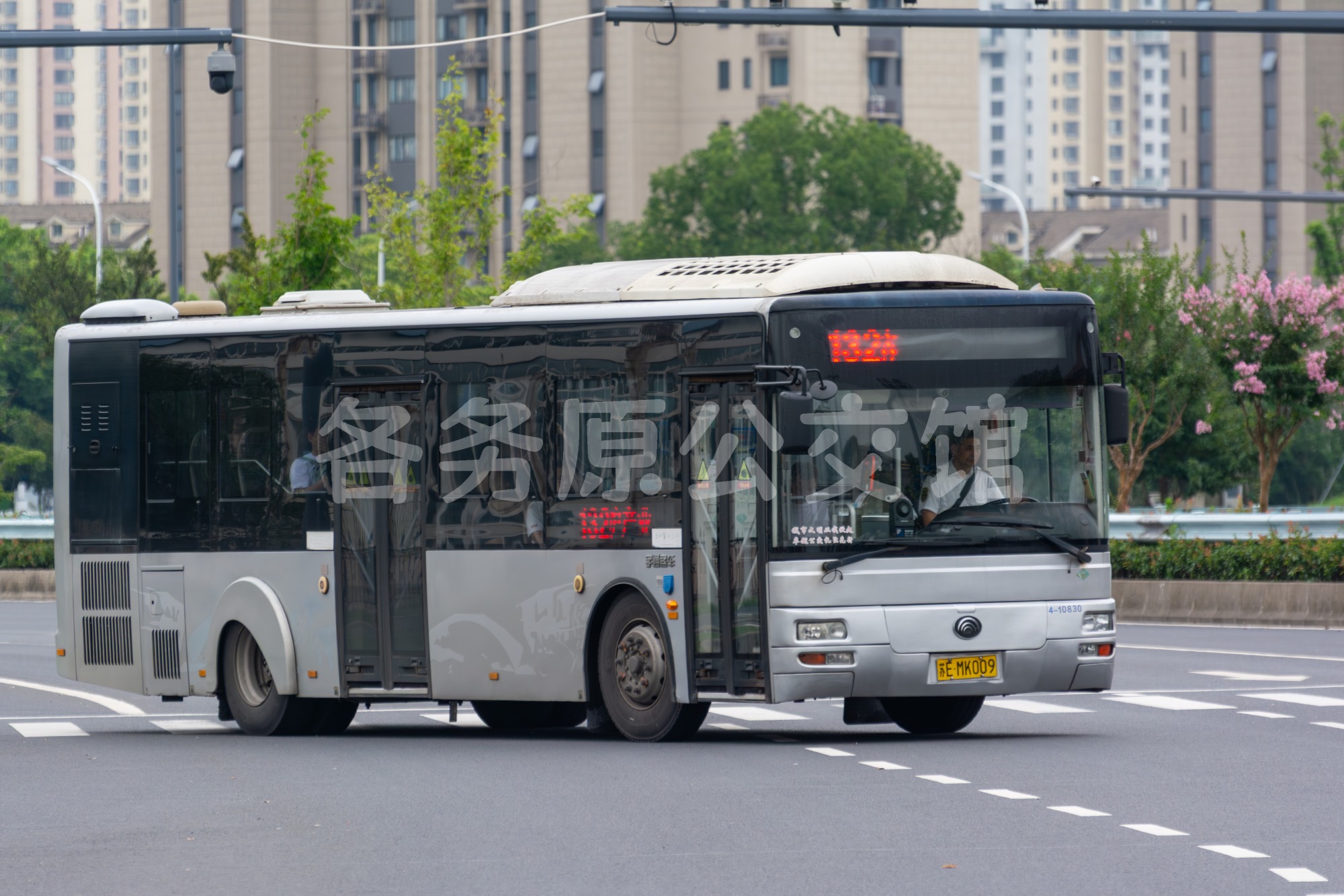 昆山公交 - ZK6105HNG2